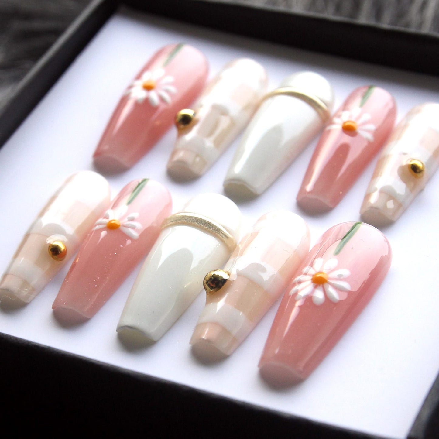Daisy Floral Handmade Press on nails - Summer Nails