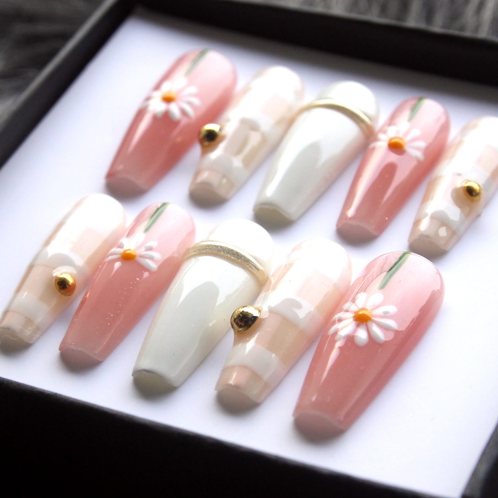 Daisy Floral Handmade Press on nails - Summer Nails