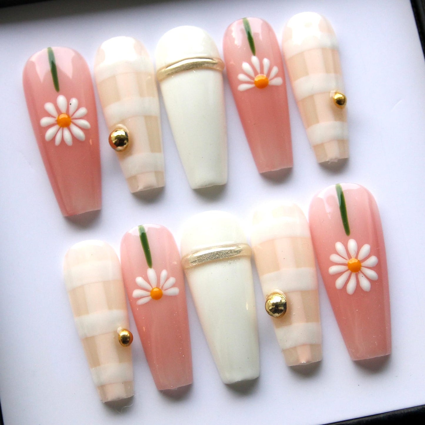 Daisy Floral Handmade Press on nails - Summer Nails