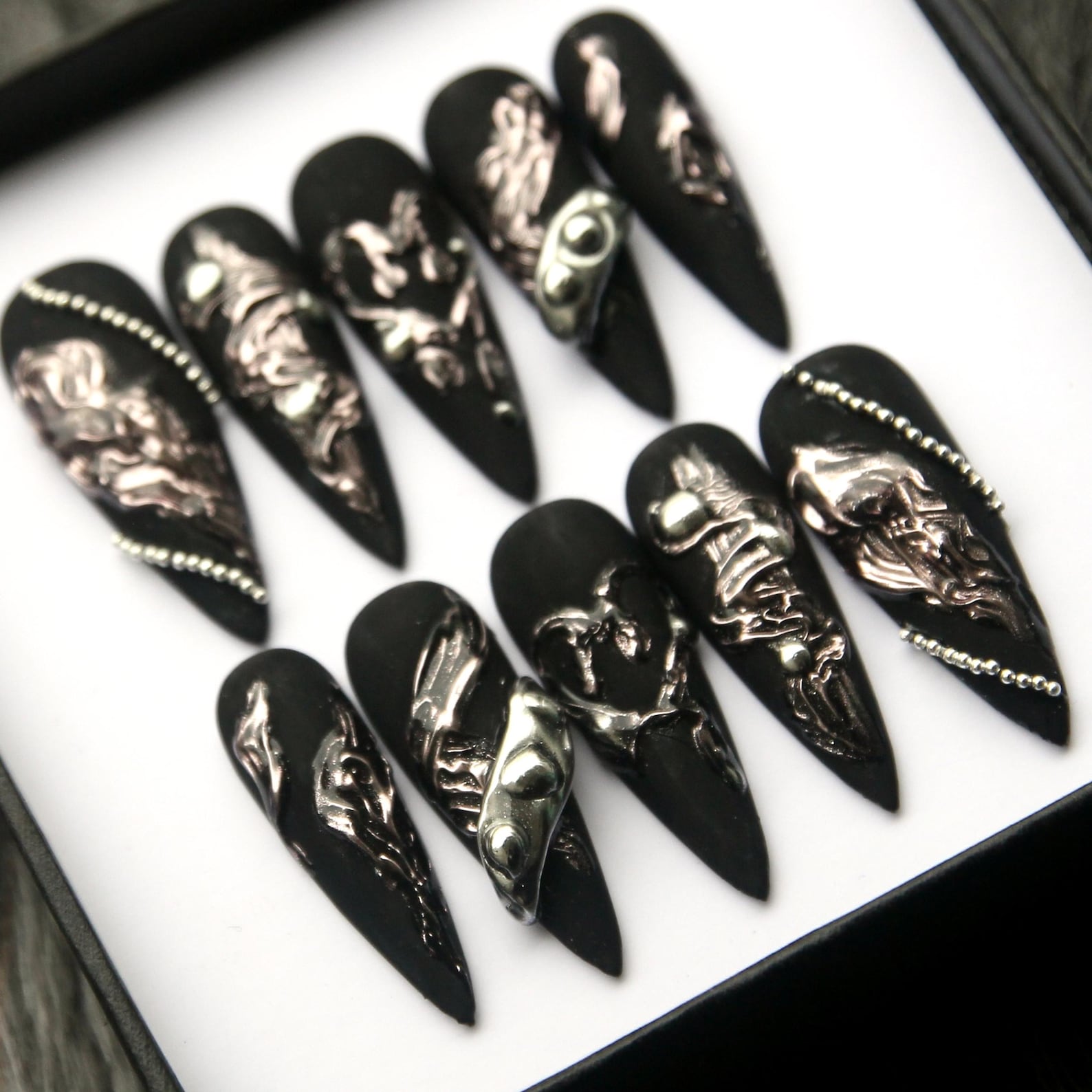 Dark Queen Handmade Press on nails - Summer Nails 