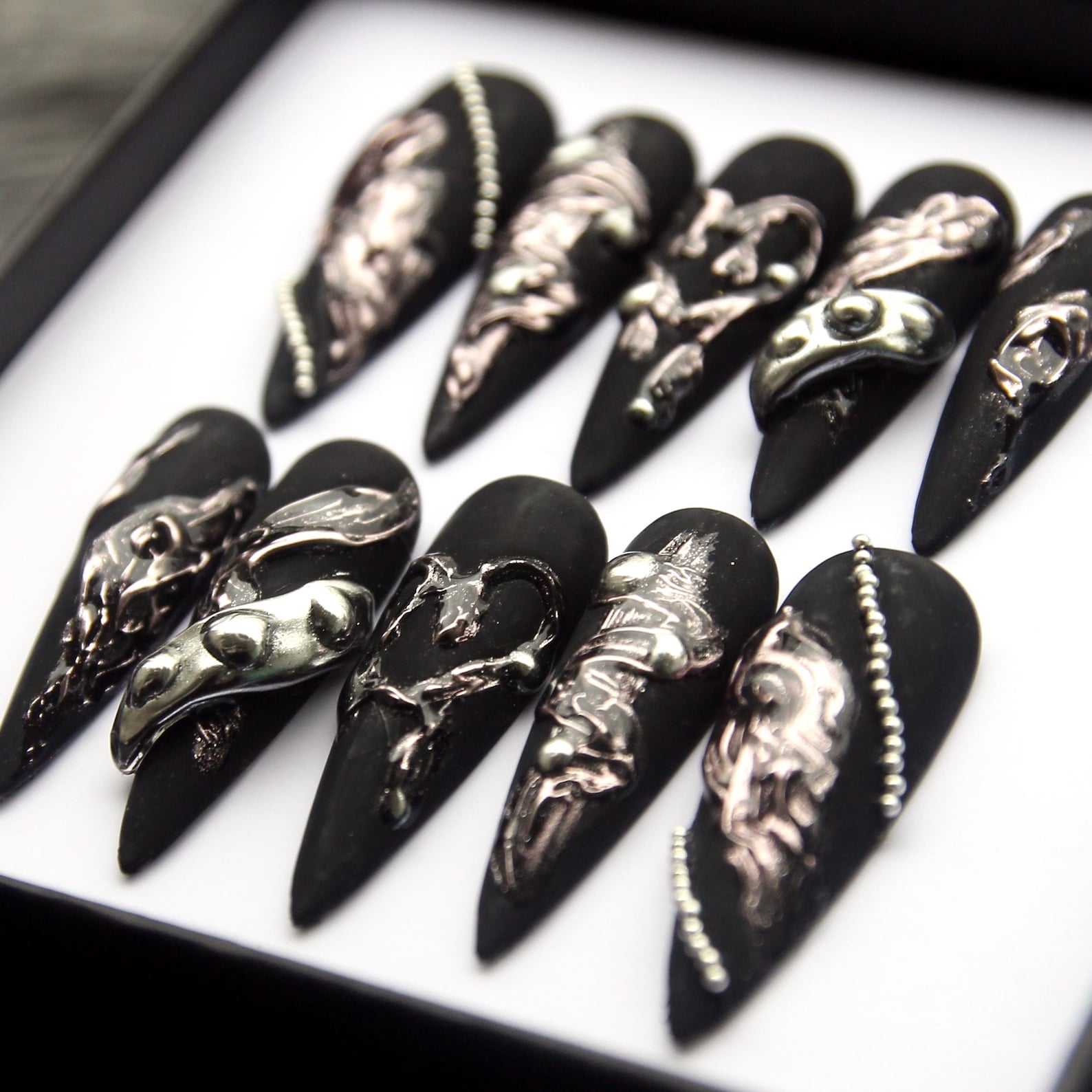Dark Queen Handmade Press on nails - Summer Nails 