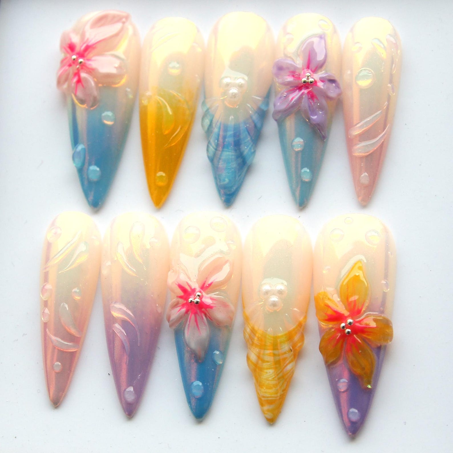 Pastel Tone Daisies Handmade Press on nails - Summer Nails