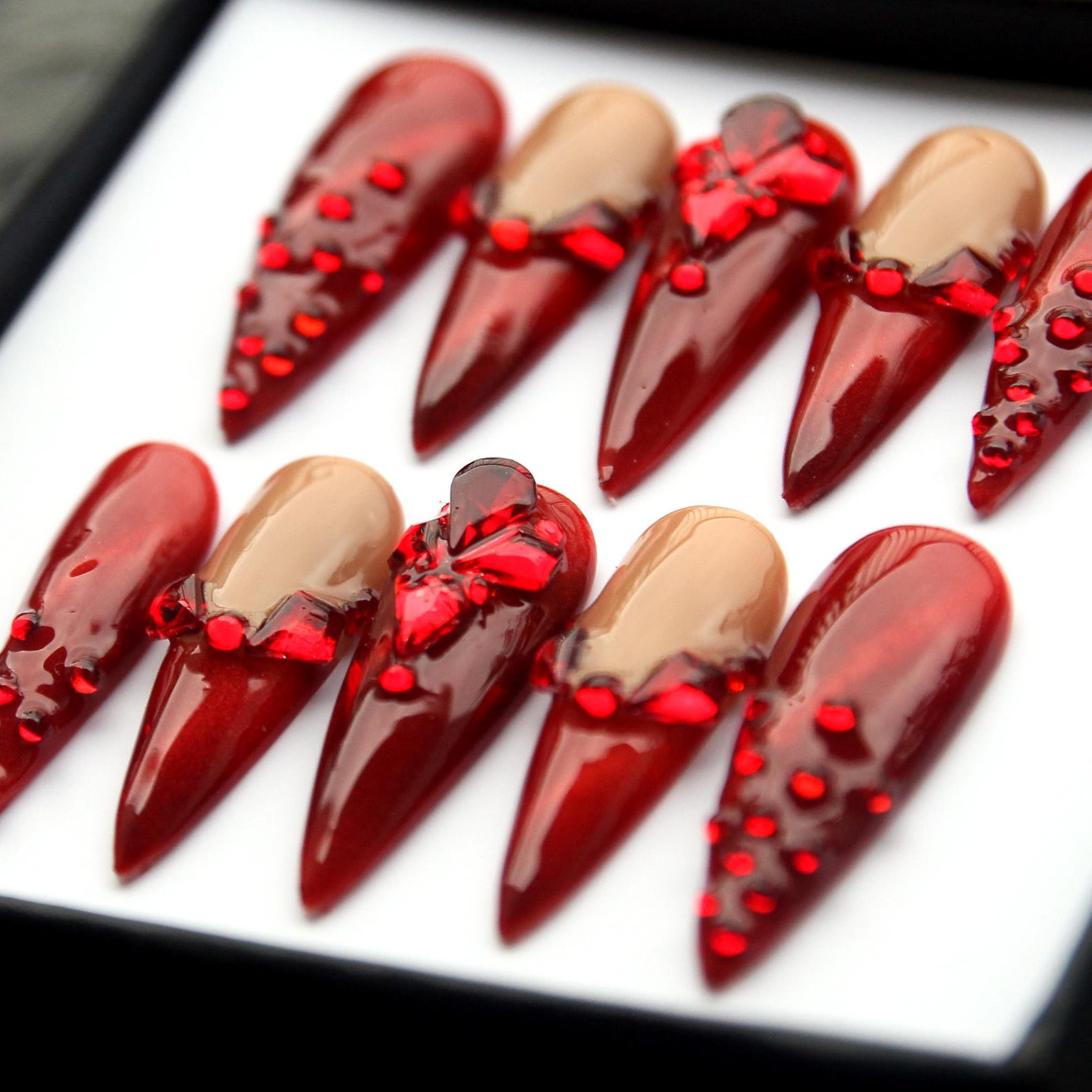 Red Cat-Eyes Handmade Press on nails - Summer Nails