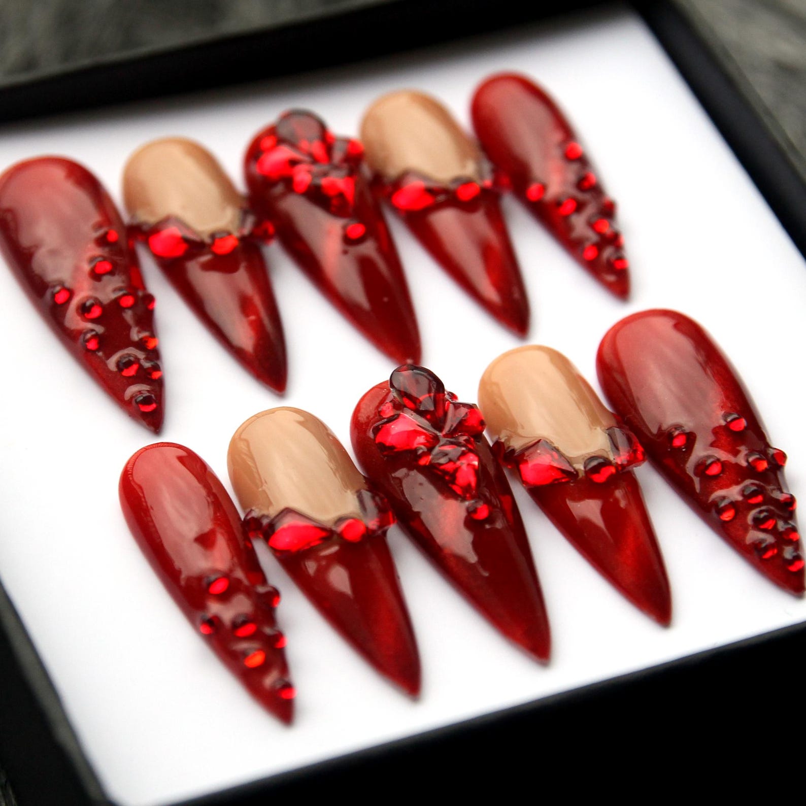 Red Cat-Eyes Handmade Press on nails - Summer Nails