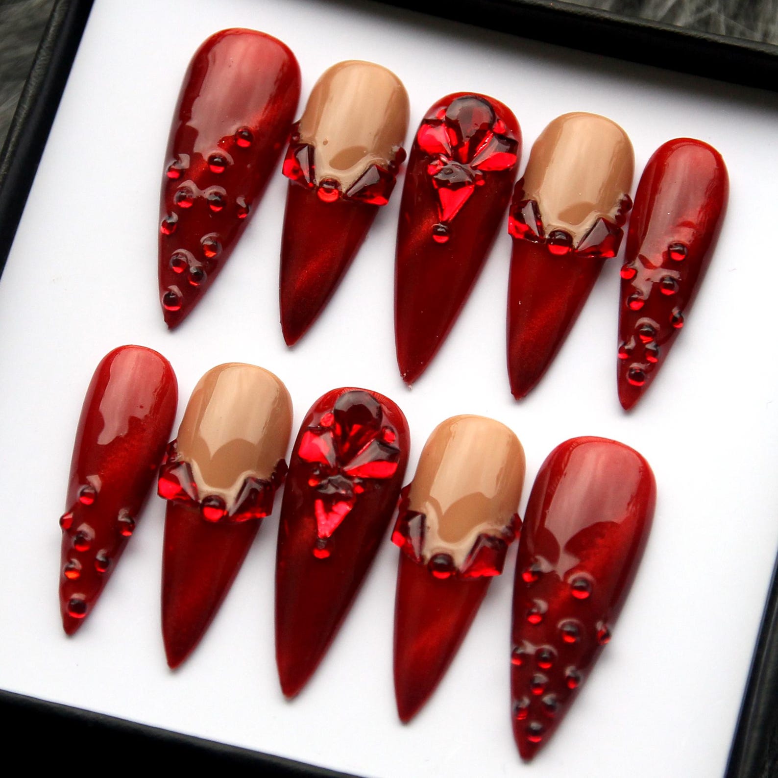 Red Cat-Eyes Handmade Press on nails - Summer Nails