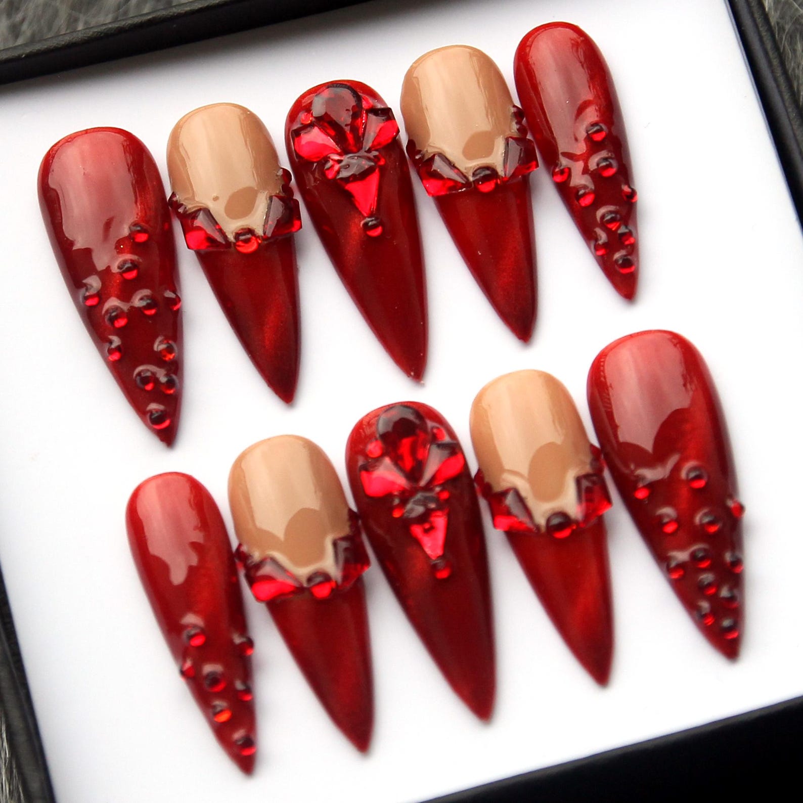Red Cat-Eyes Handmade Press on nails - Summer Nails