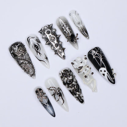 Black and Silver Gothic Press on nails