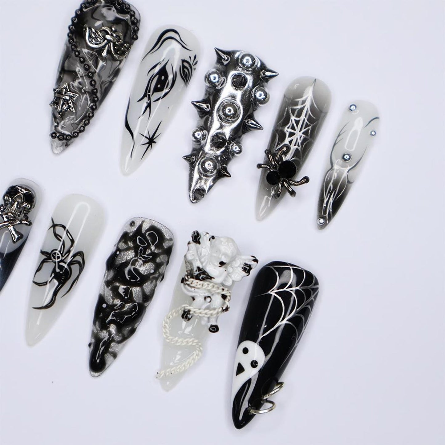 Black and Silver Gothic Press on nails