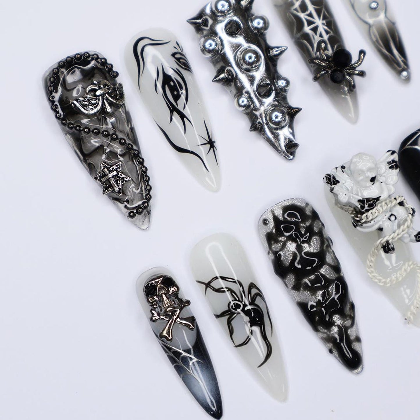 Black and Silver Gothic Press on nails
