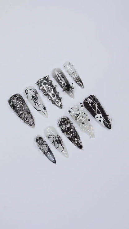 Black and Silver Gothic Press on nails